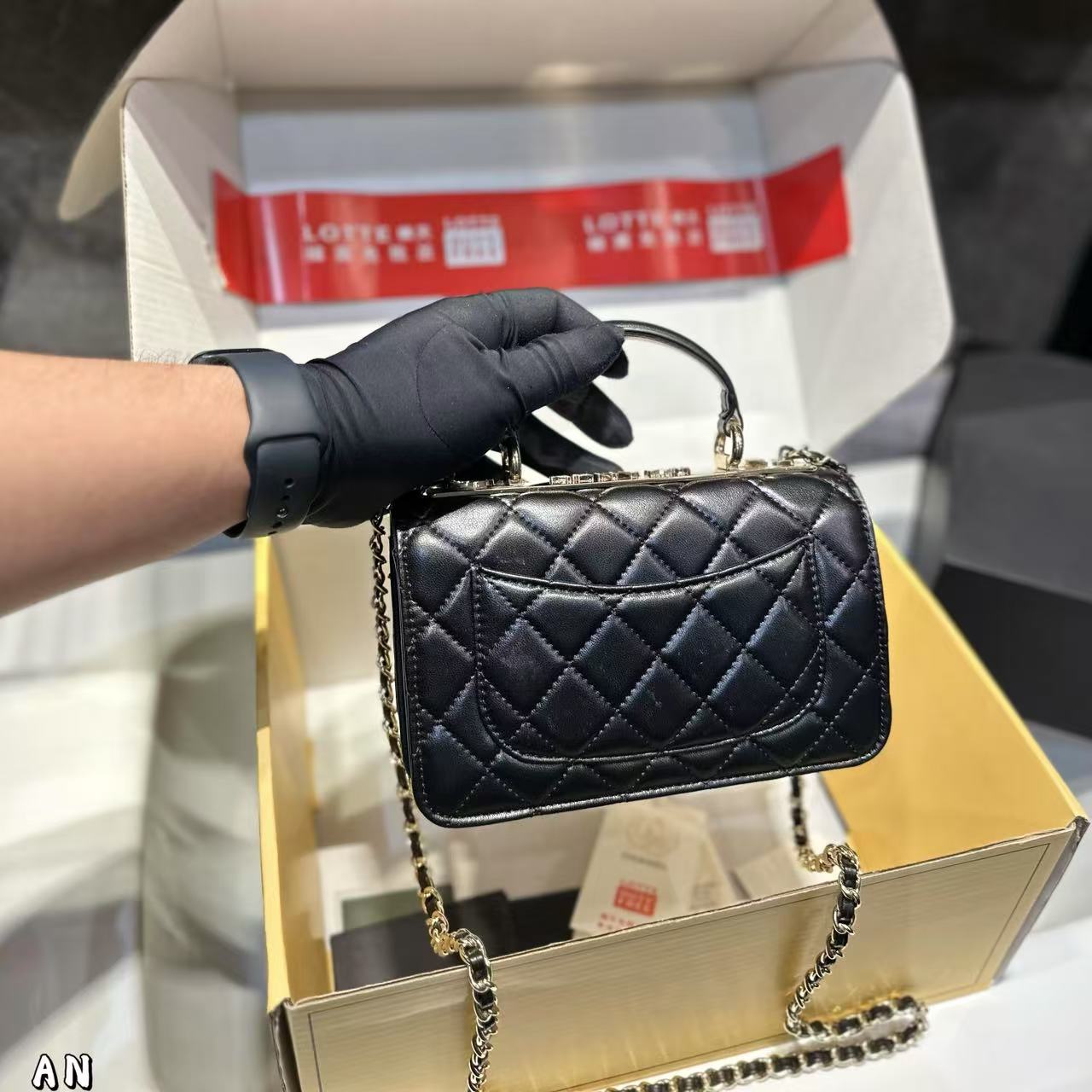 CHANE1 ダイヤモンドバックルハンドバッグ【50％割引+送料無料】