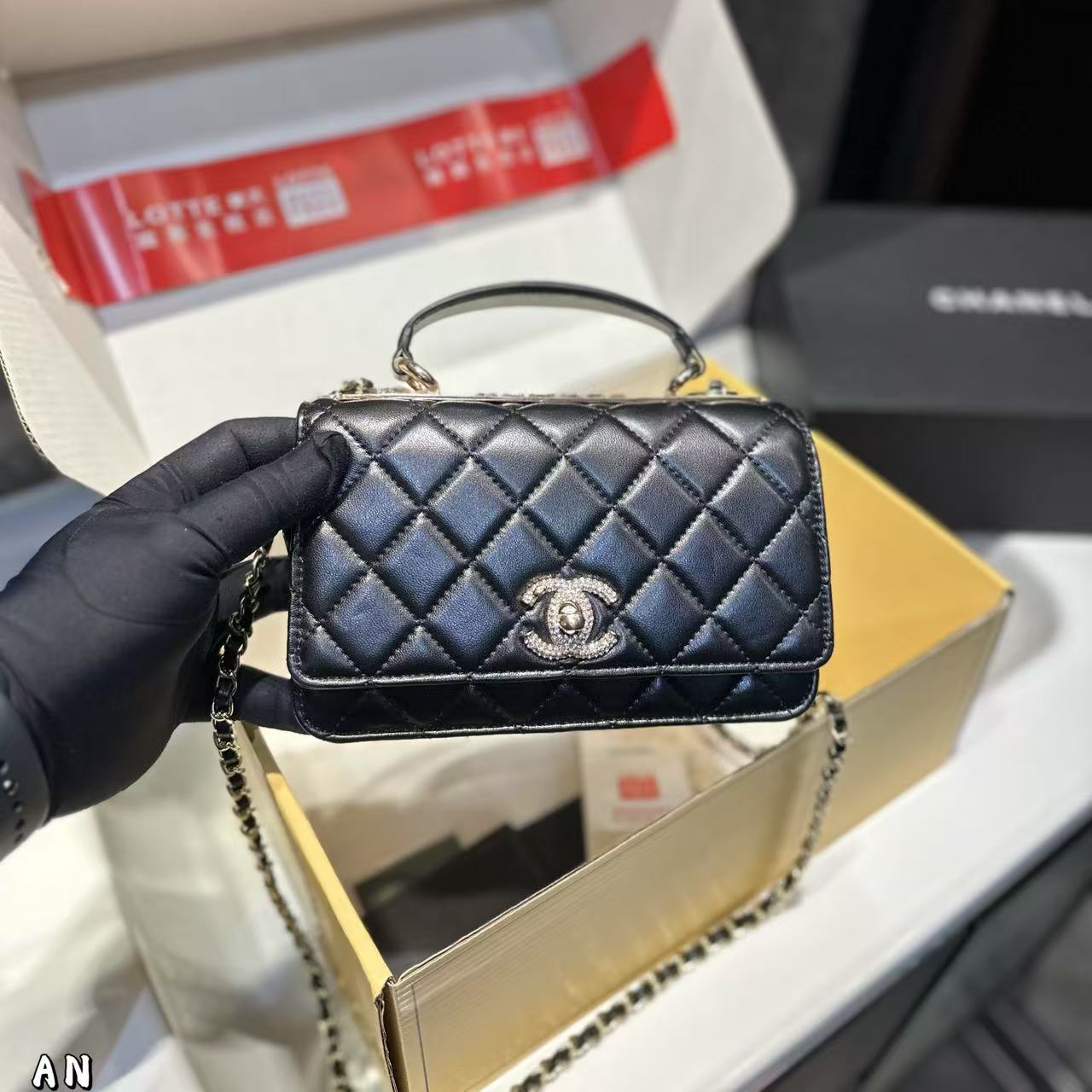 CHANE1 ダイヤモンドバックルハンドバッグ【50％割引+送料無料】