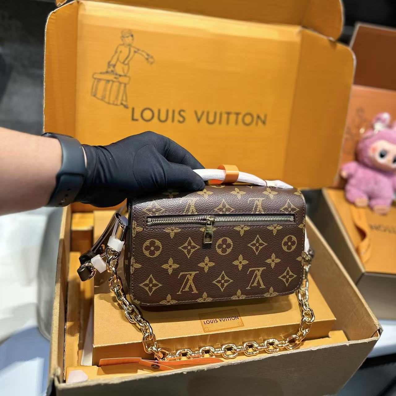 LVの高品質チェーンプリントアンダーアームバッグ【50％割引+送料無料】