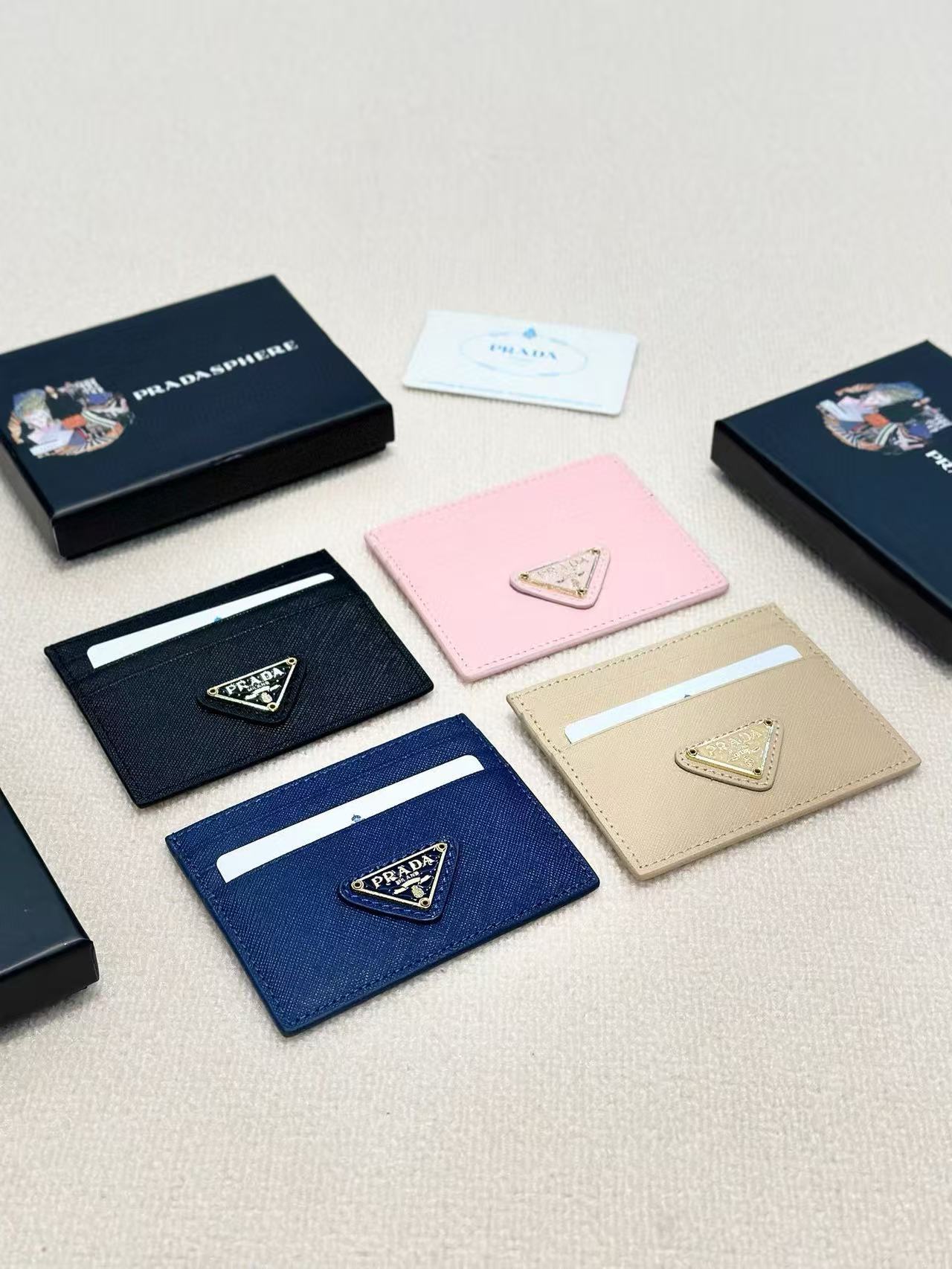 PR4DA トライアングルロゴ カードホルダー【50％割引+送料無料】