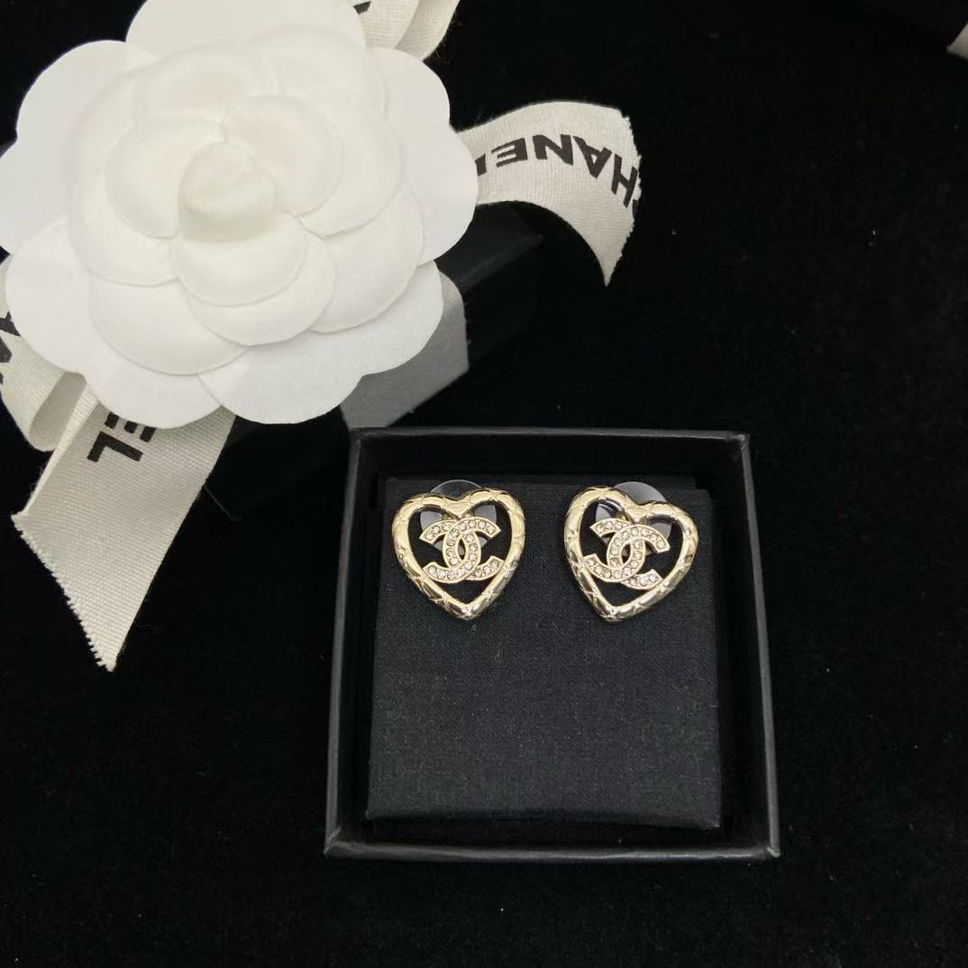 CHANE1 ダブルC ピーチハート イヤリング【50％割引+送料無料】