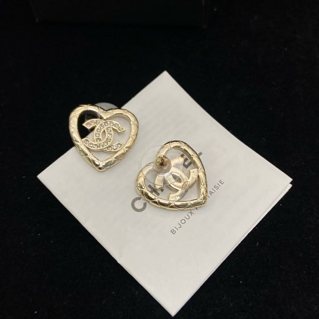 CHANE1 ダブルC ピーチハート イヤリング【50％割引+送料無料】