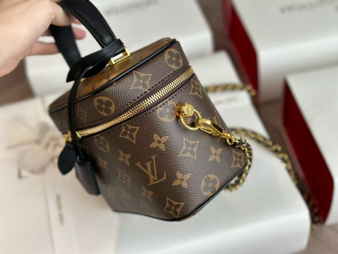 LV老眼用化粧品ケース【50％割引+送料無料】