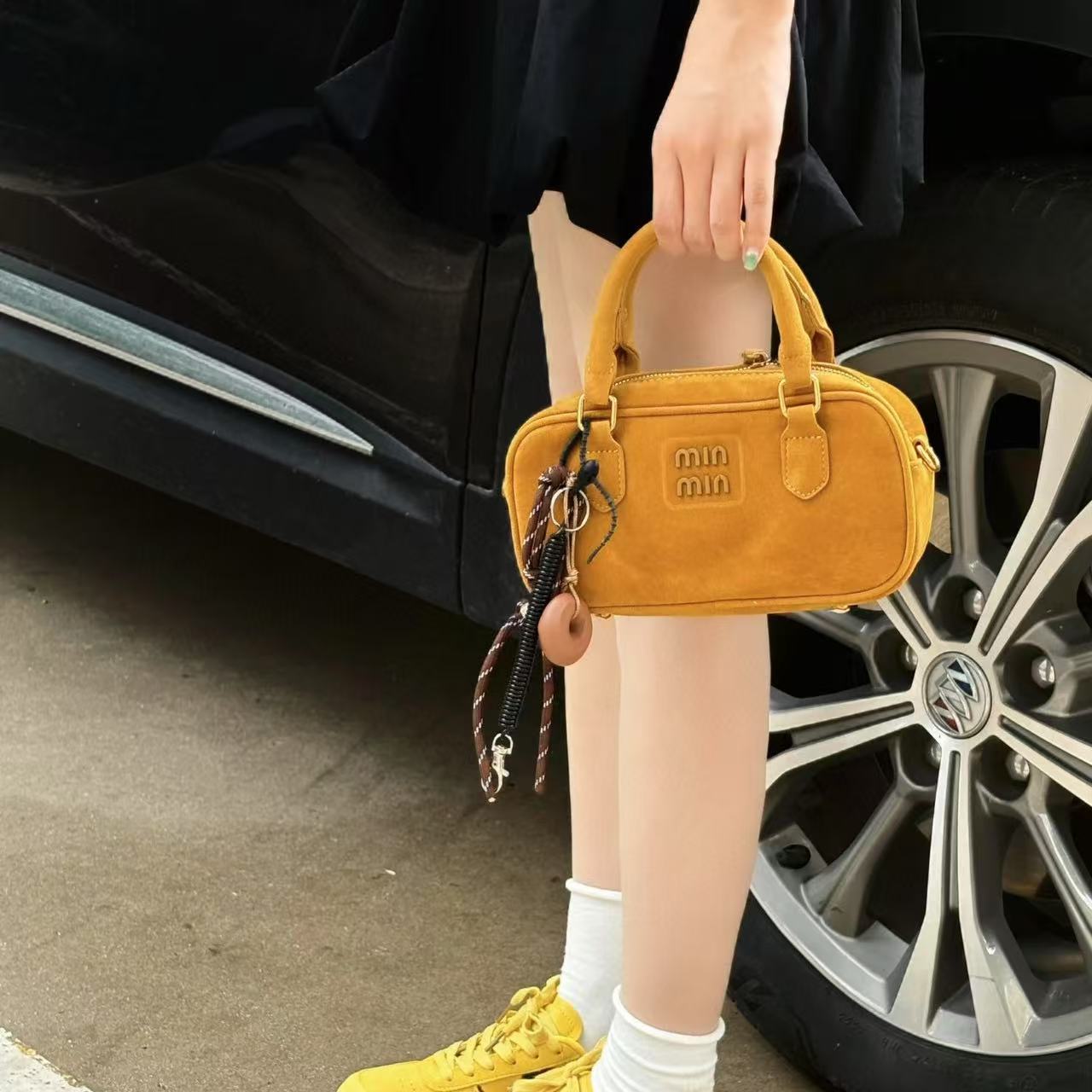 M1UM1U ディアスキン ボウリングボール【50％割引+送料無料】