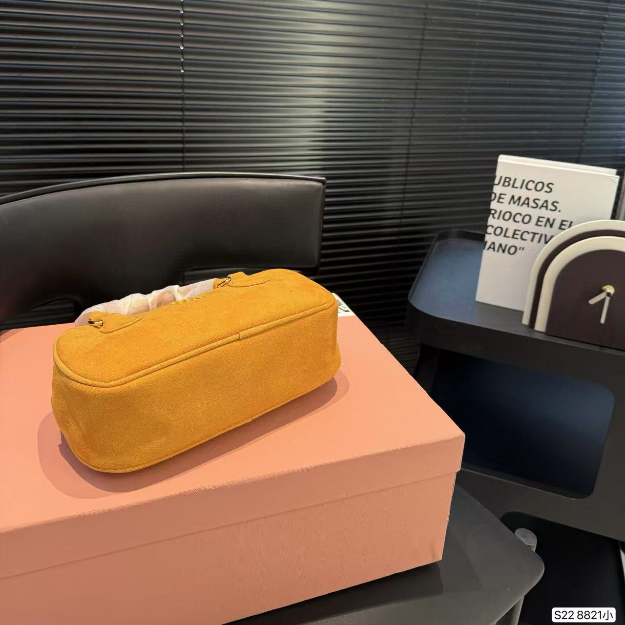 M1UM1U ディアスキン ボウリングボール【50％割引+送料無料】