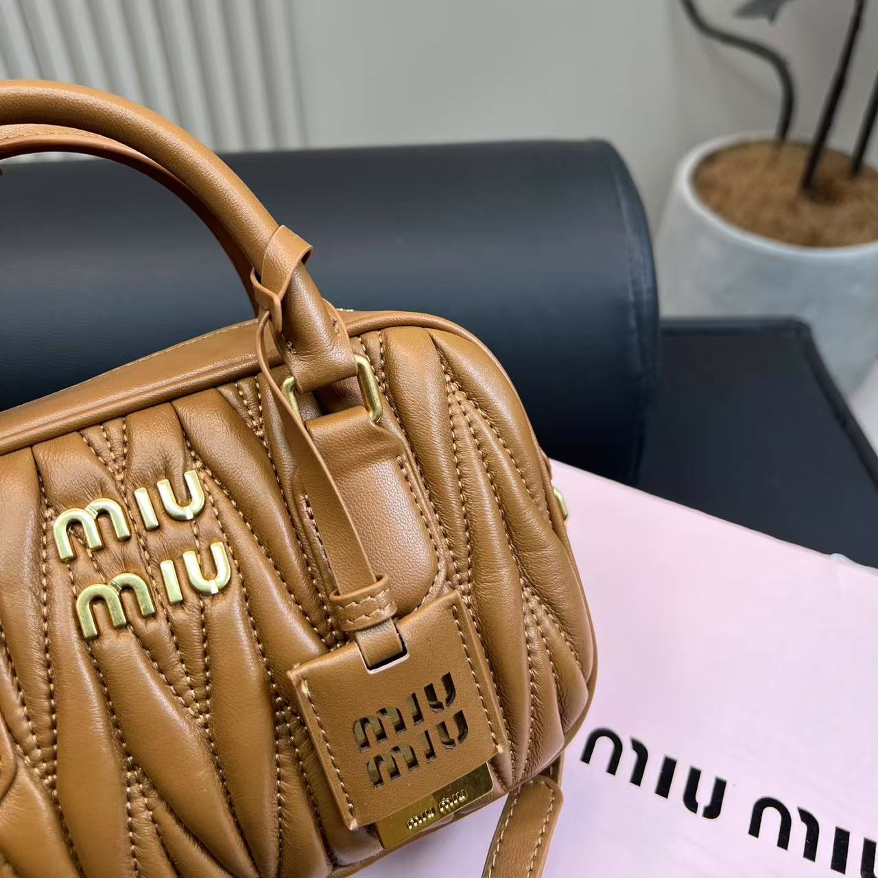 M1UM1U プリーツトートバッグ【50％割引+送料無料】