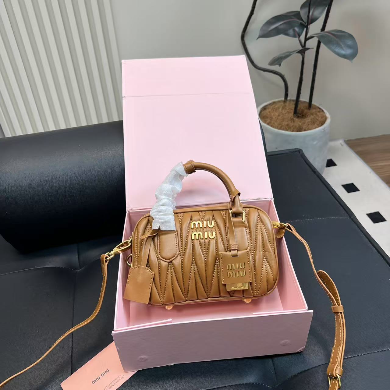 M1UM1U プリーツトートバッグ【50％割引+送料無料】