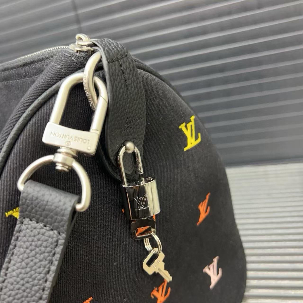 LV Speedy刺繍ロゴトラベルバッグ【50％割引+送料無料】