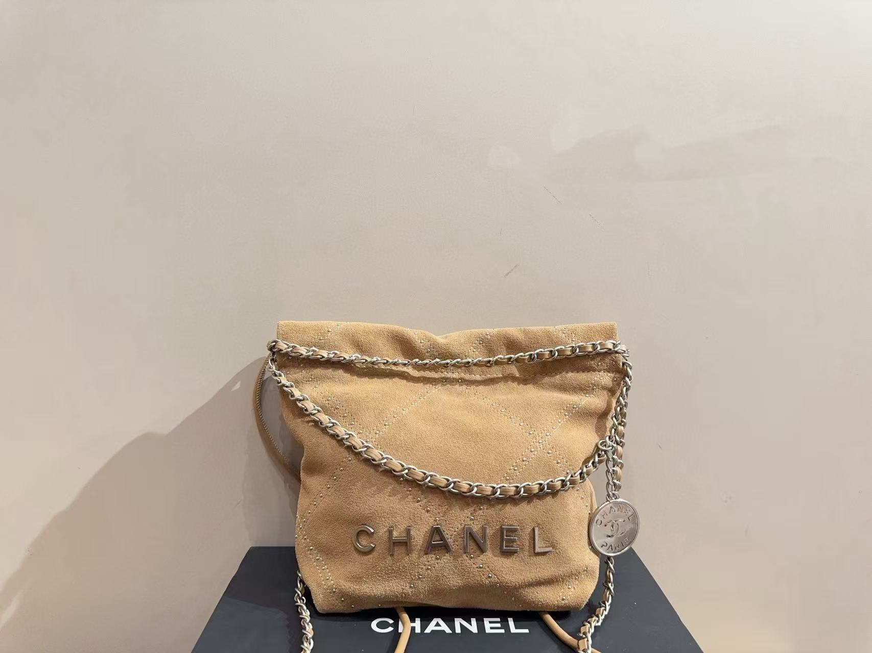 CHANE1 リベットチェーン付き鹿革ショッピングバッグ【50％割引+送料無料】