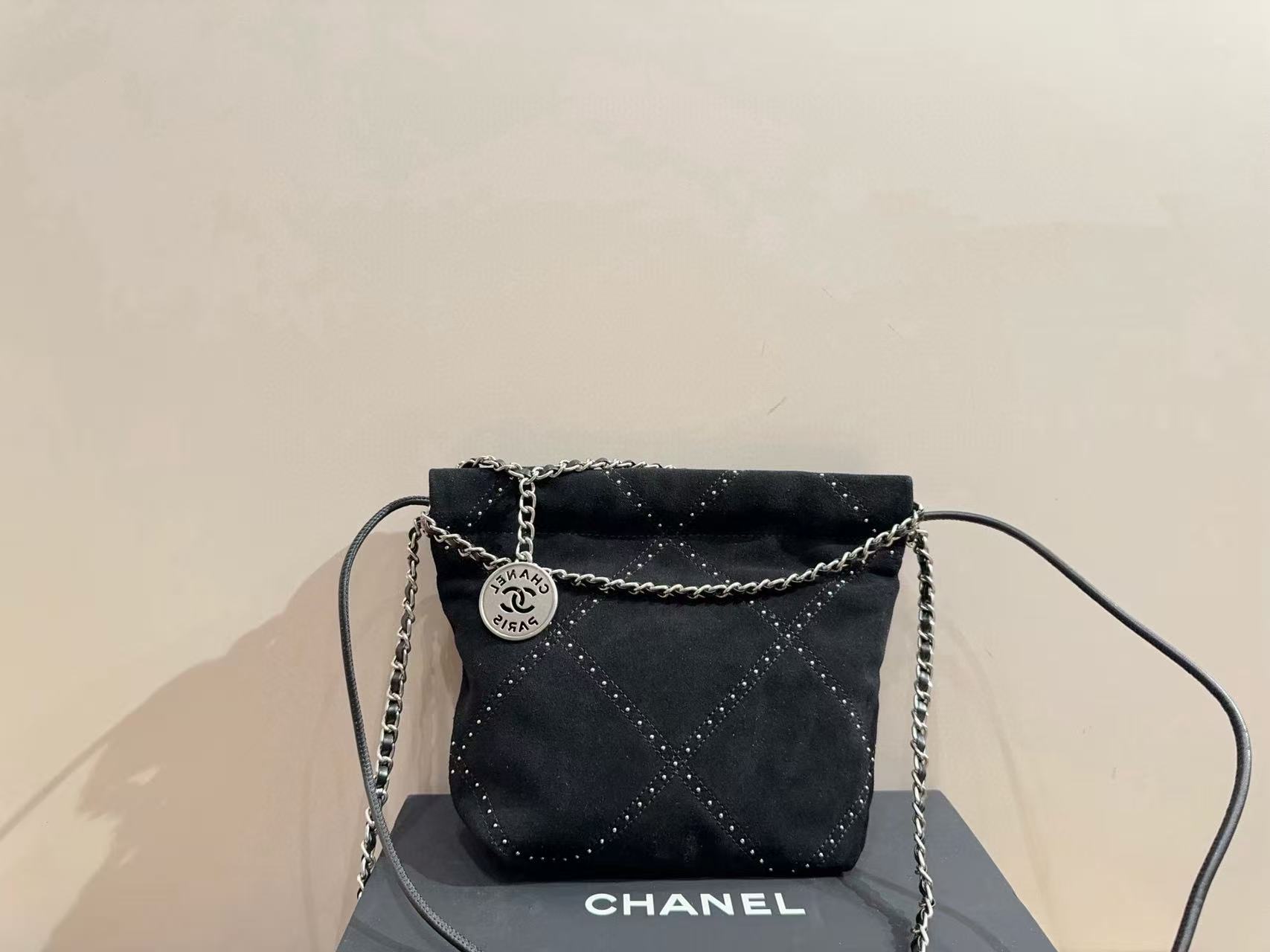 CHANE1 リベットチェーン付き鹿革ショッピングバッグ【50％割引+送料無料】