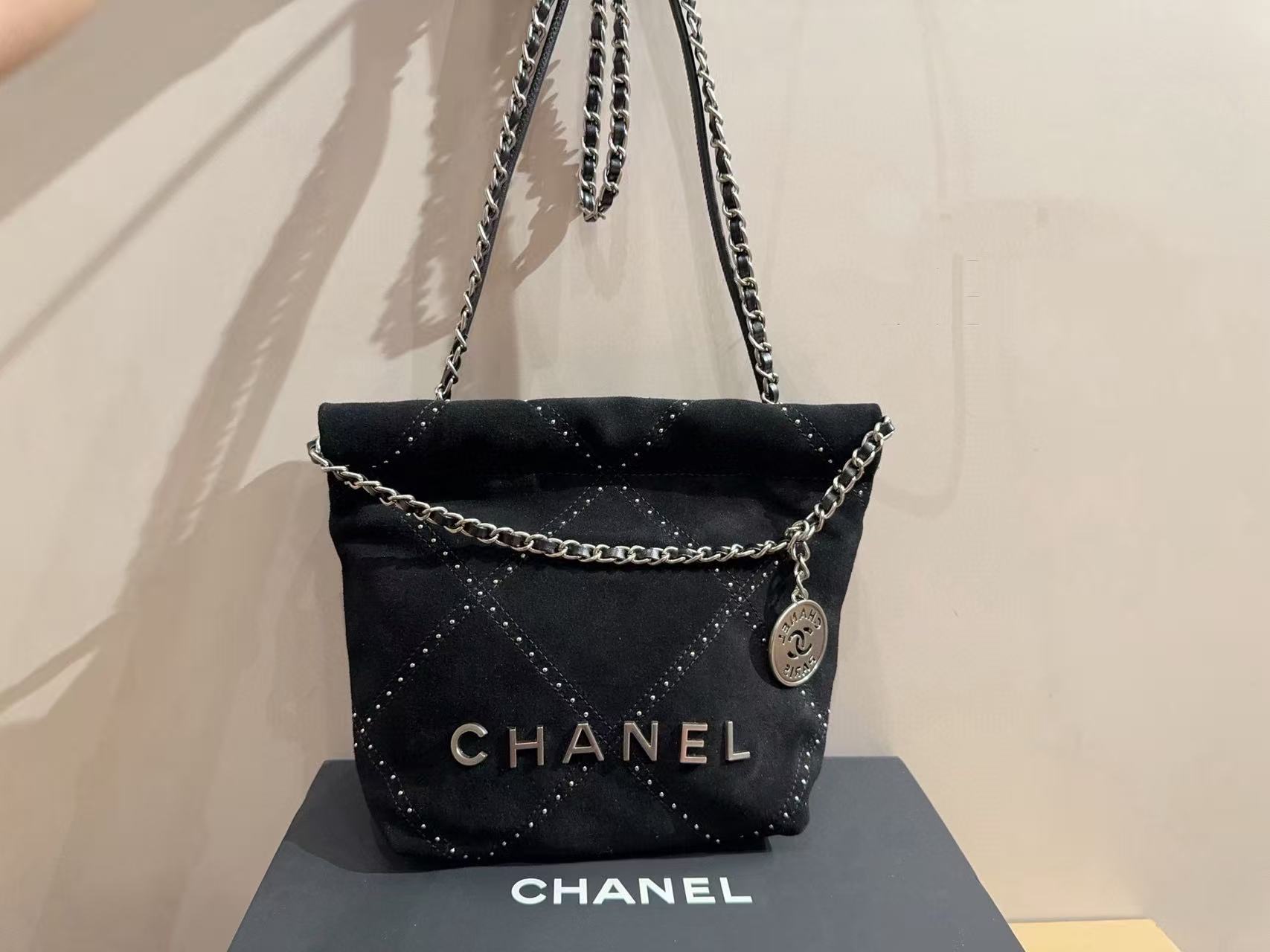 CHANE1 リベットチェーン付き鹿革ショッピングバッグ【50％割引+送料無料】