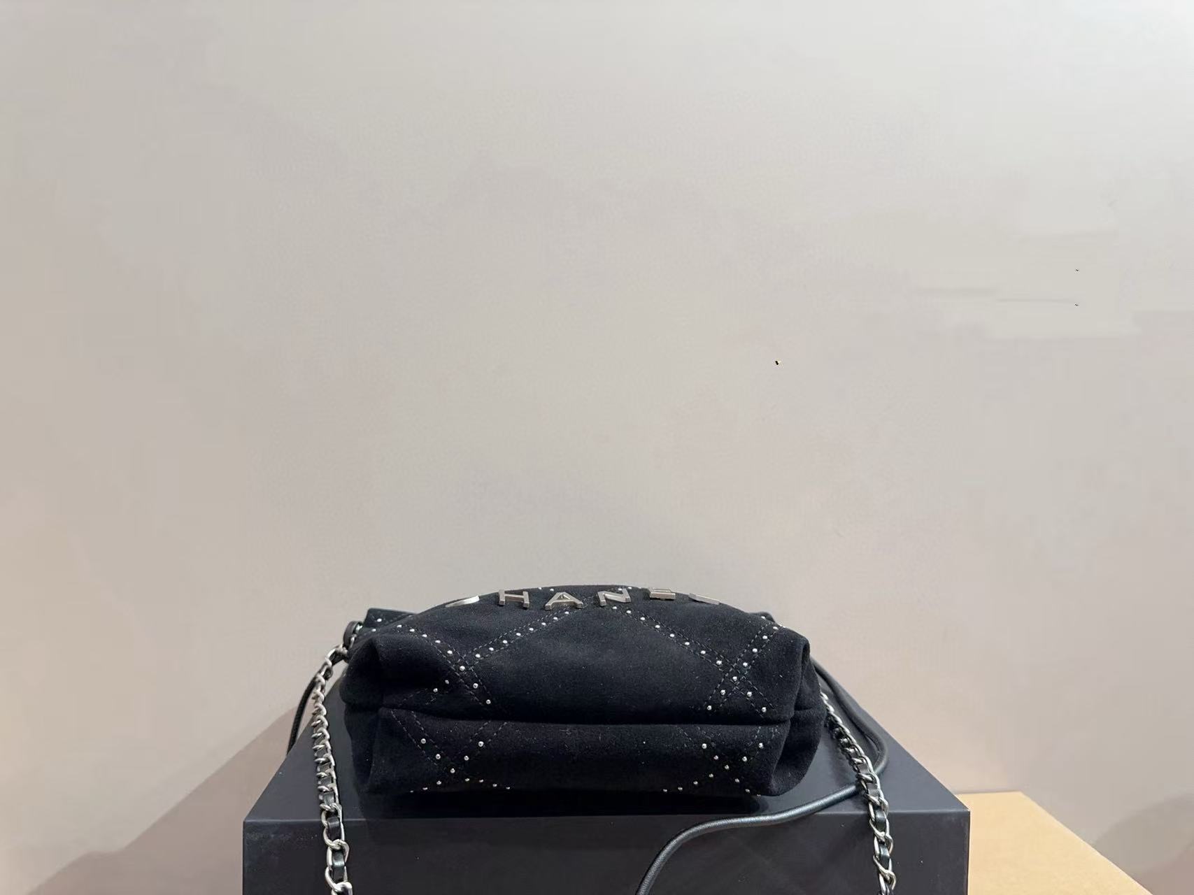 CHANE1 リベットチェーン付き鹿革ショッピングバッグ【50％割引+送料無料】