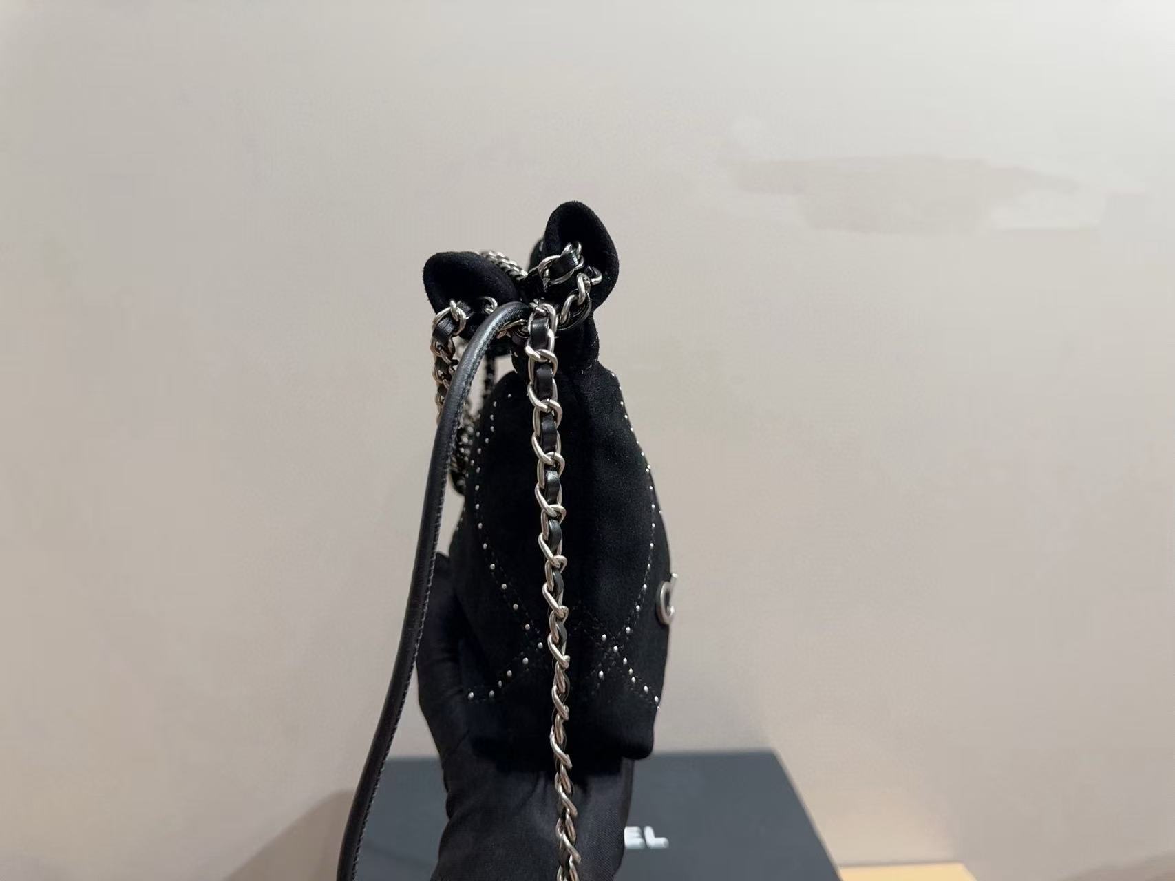 CHANE1 リベットチェーン付き鹿革ショッピングバッグ【50％割引+送料無料】