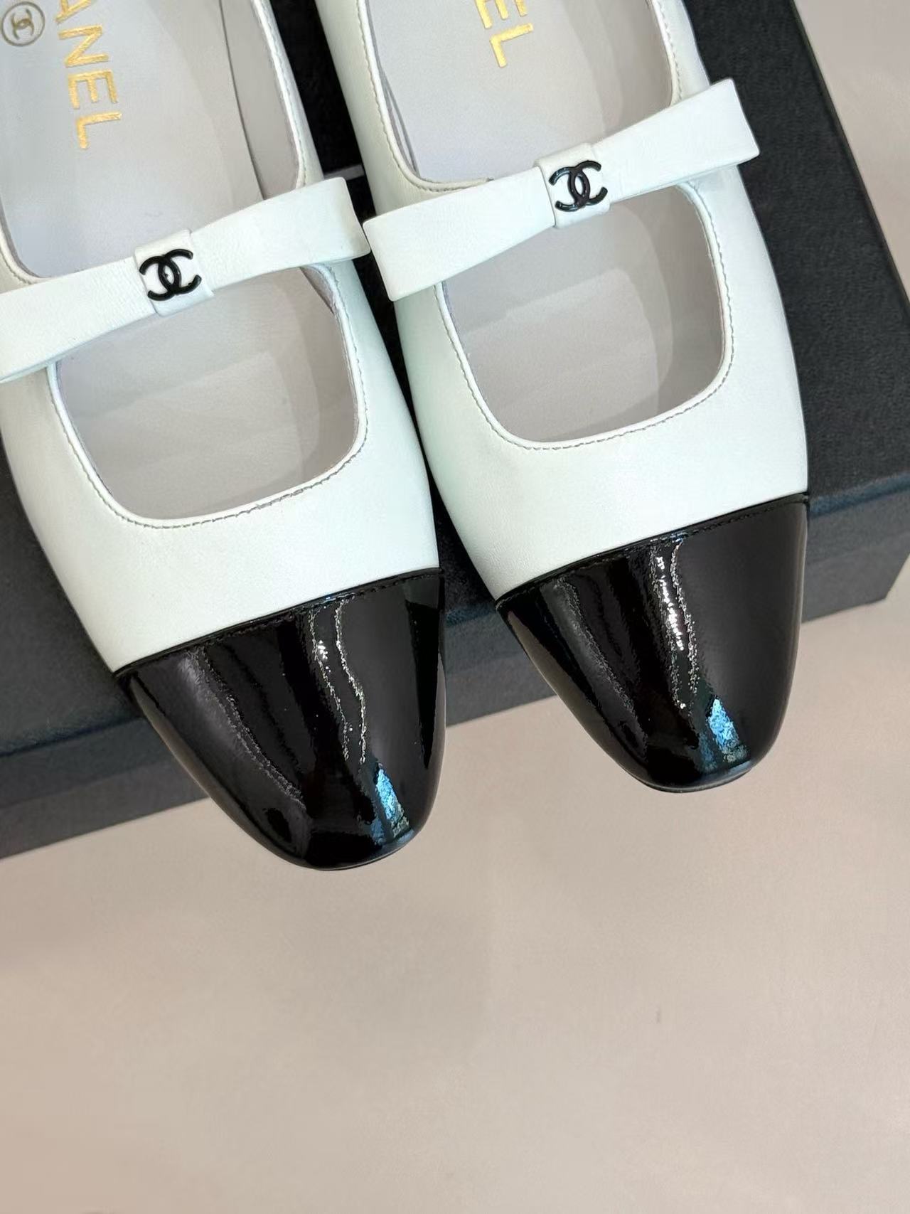 CHANE1 高品質ダブルCボウフラットシューズ【50％割引+送料無料】