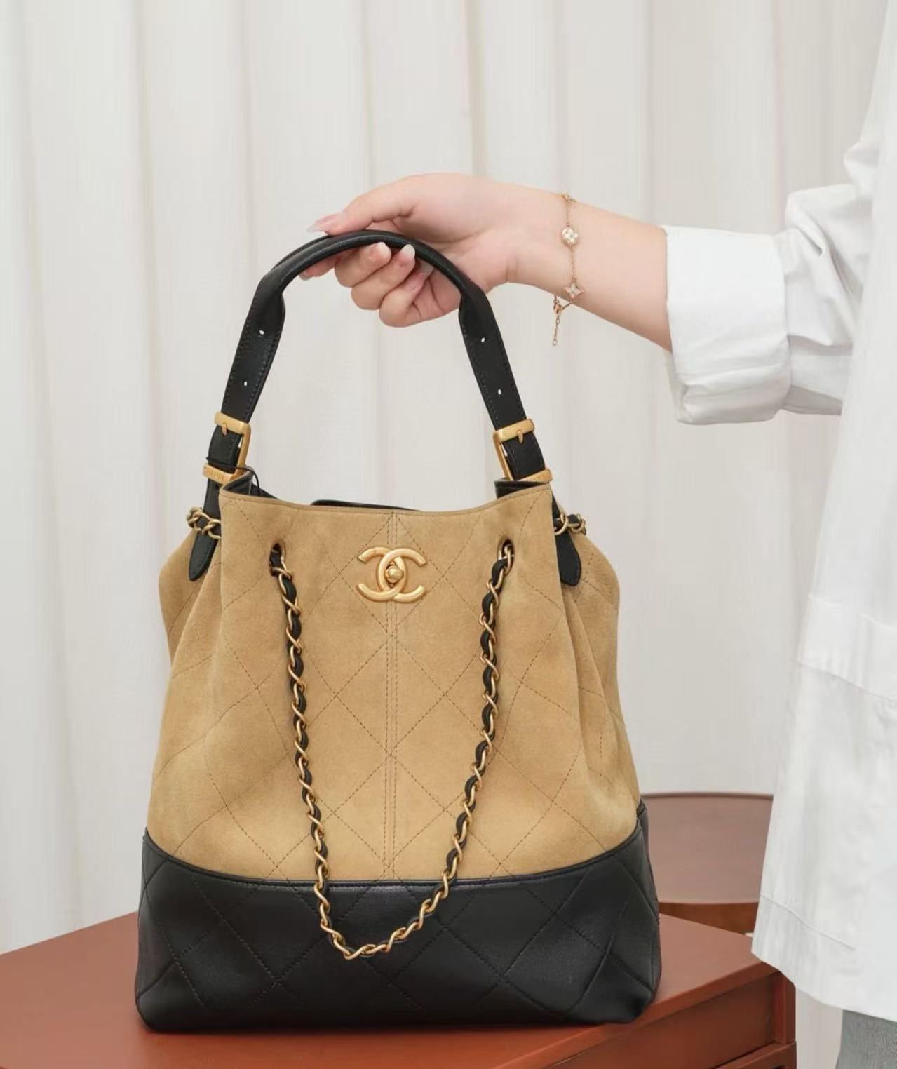 CHANE1 ディアスキンチェーン アンダーアームバッグ【50％割引+送料無料】