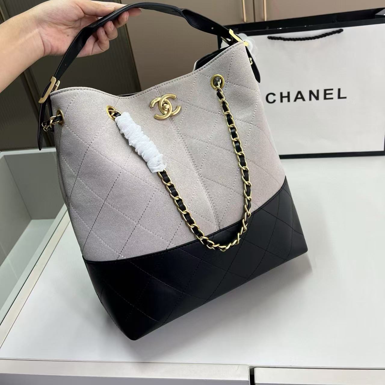 CHANE1 ディアスキンチェーン アンダーアームバッグ【50％割引+送料無料】