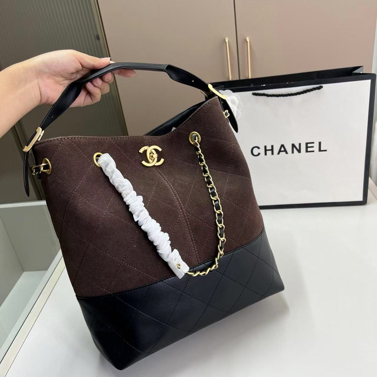 CHANE1 ディアスキンチェーン アンダーアームバッグ【50％割引+送料無料】