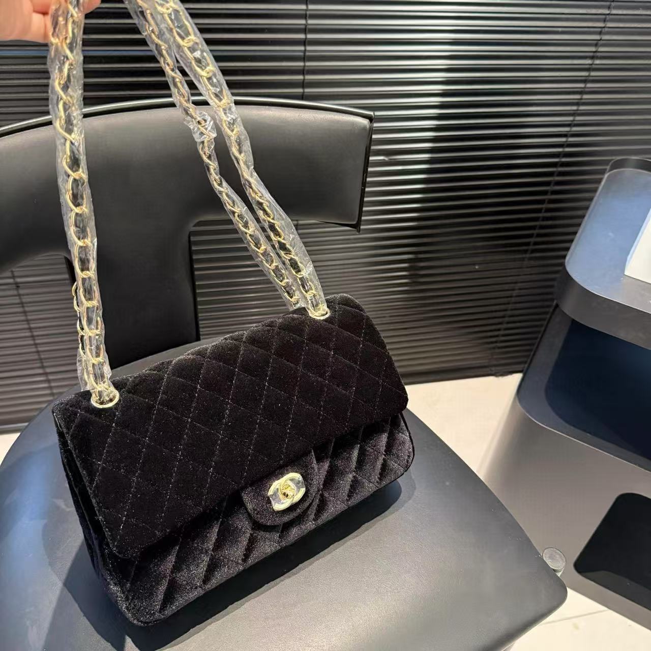 CHANE1CF ゴールドベルベットショルダーバッグ【50％割引+送料無料】