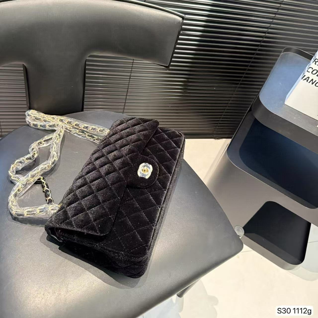 CHANE1CF ゴールドベルベットショルダーバッグ【50％割引+送料無料】