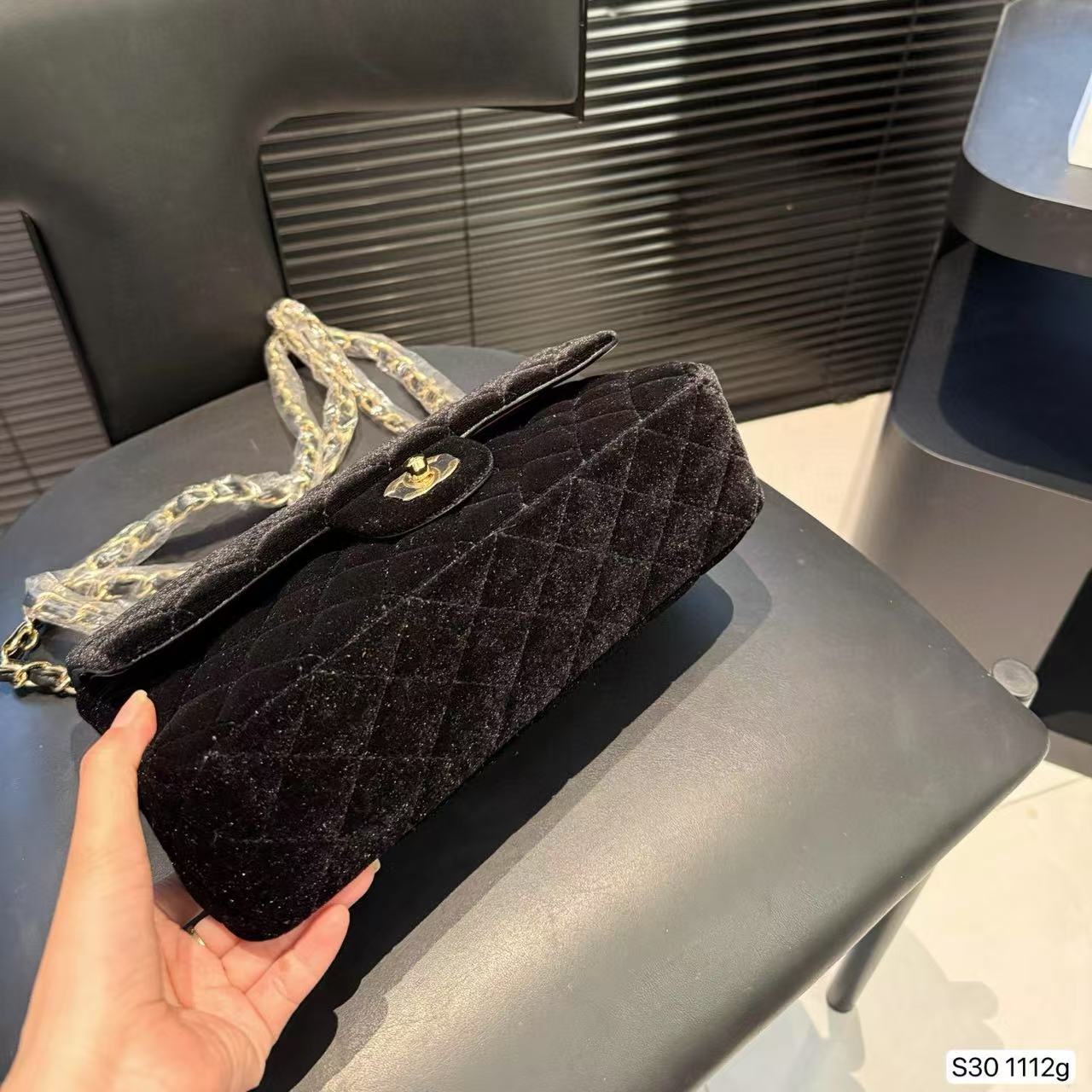 CHANE1CF ゴールドベルベットショルダーバッグ【50％割引+送料無料】