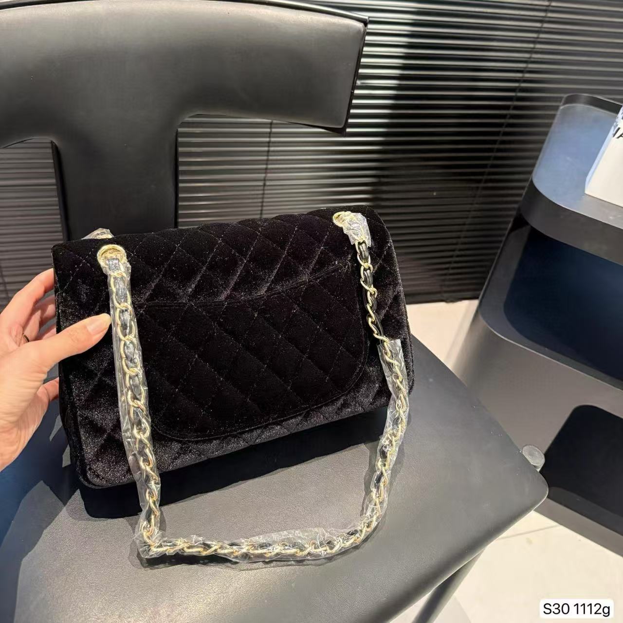 CHANE1CF ゴールドベルベットショルダーバッグ【50％割引+送料無料】