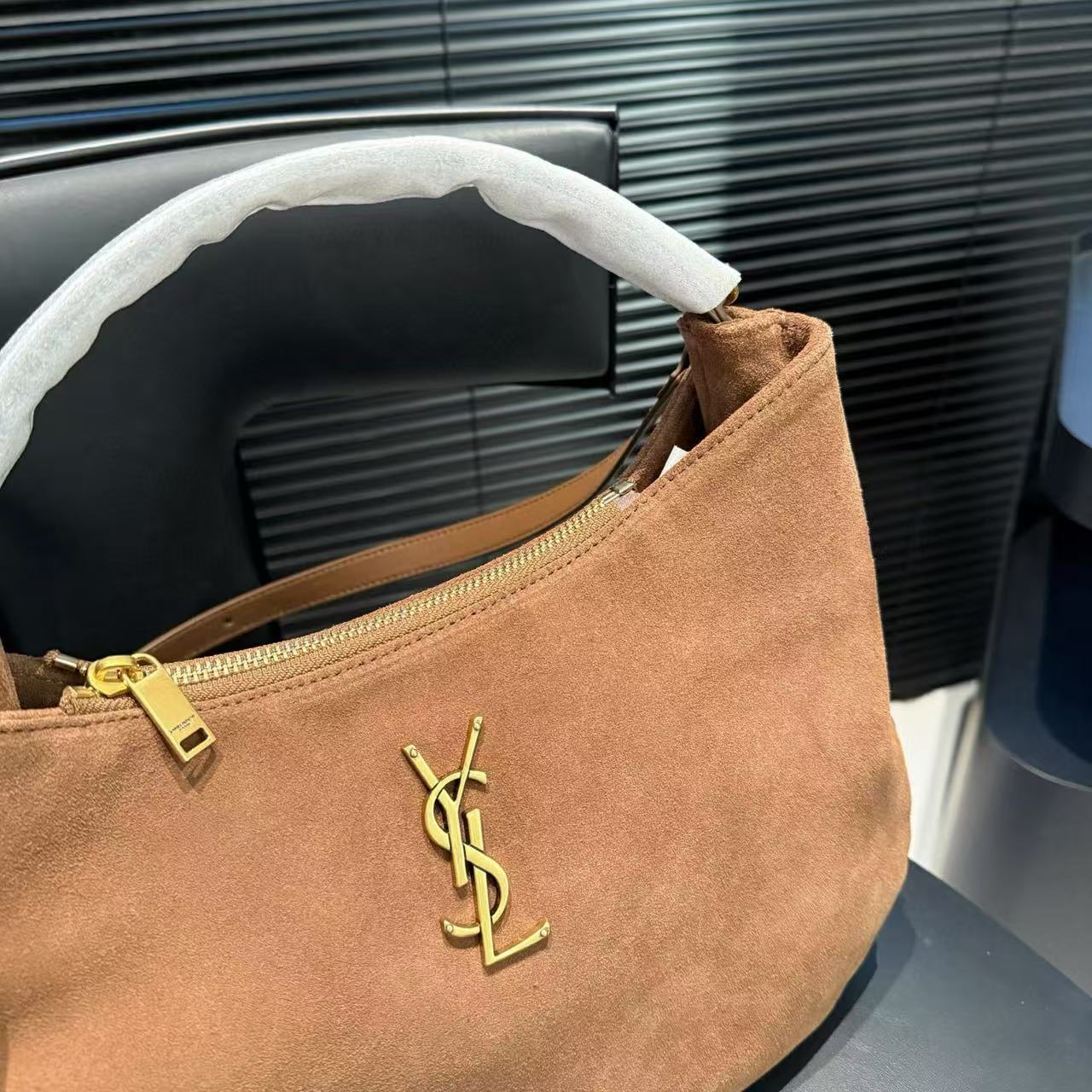 YSL ディアスキン アンダーアームバッグ【50％割引+送料無料】