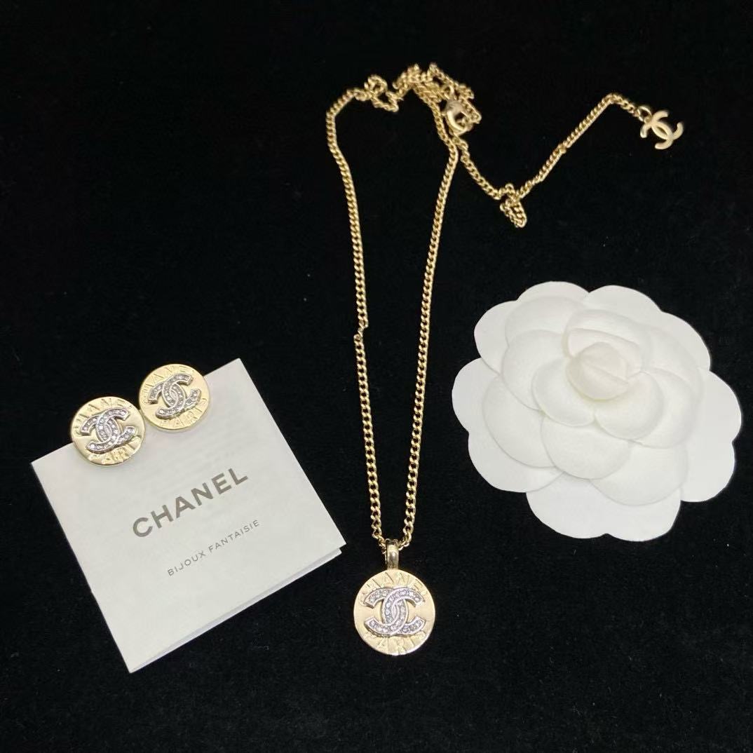 CHANE1 ダブルC ラウンドイヤリング + ネックレス 2点セット【50％割引+送料無料】