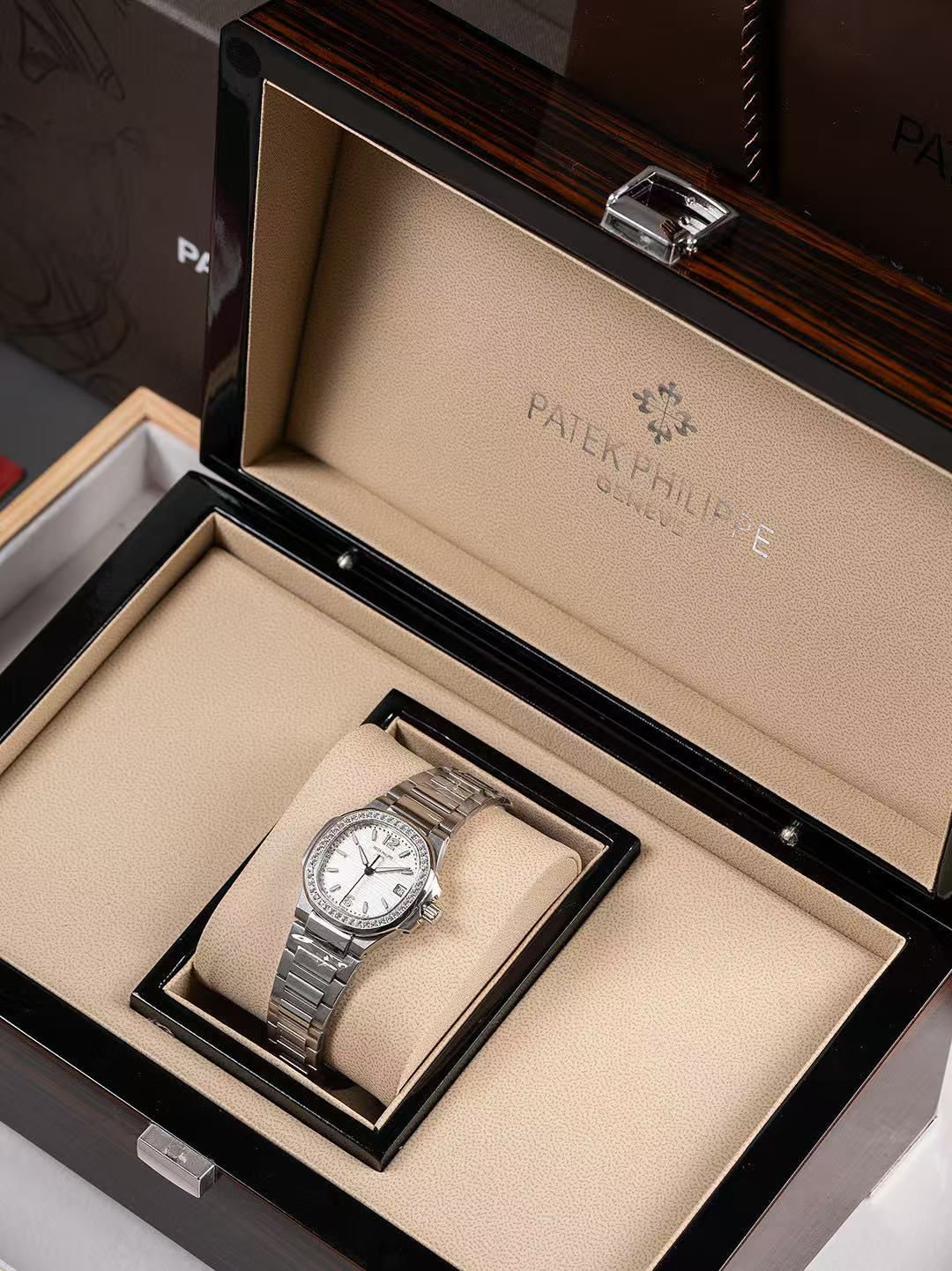 PATEK PH1LIPPE女性用スチールストラップウォッチ【50％割引+送料無料】