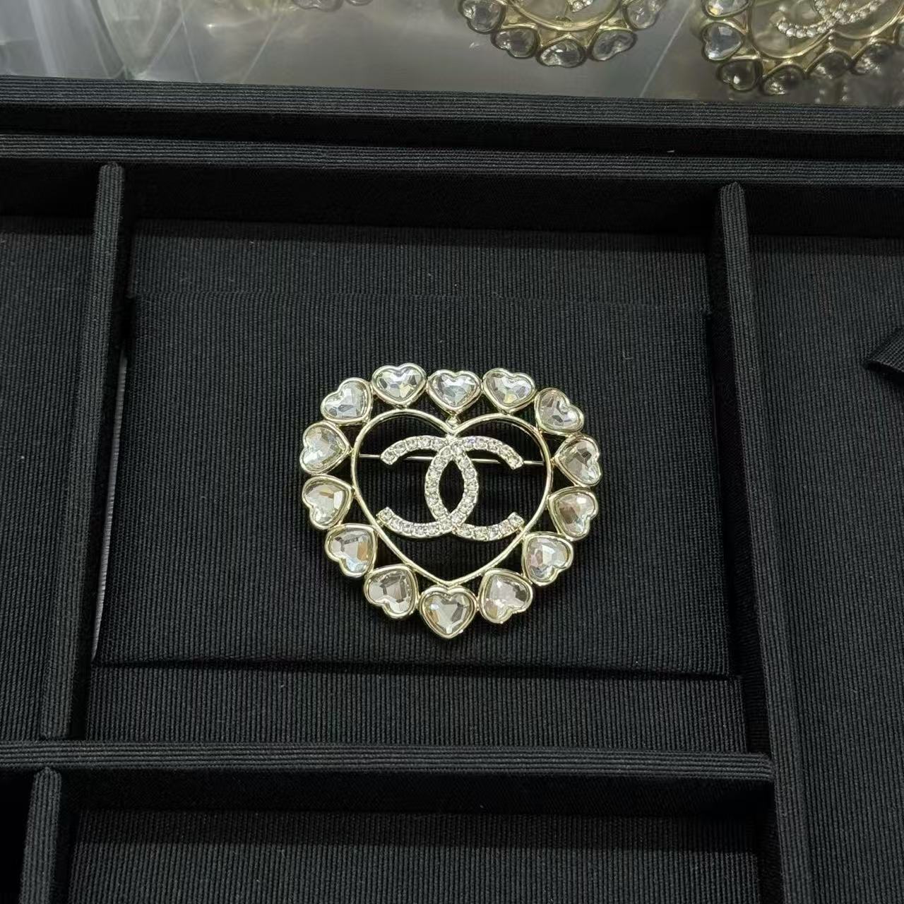 CHANE1 ダブルCハートダイヤモンドブローチ【50％割引+送料無料】