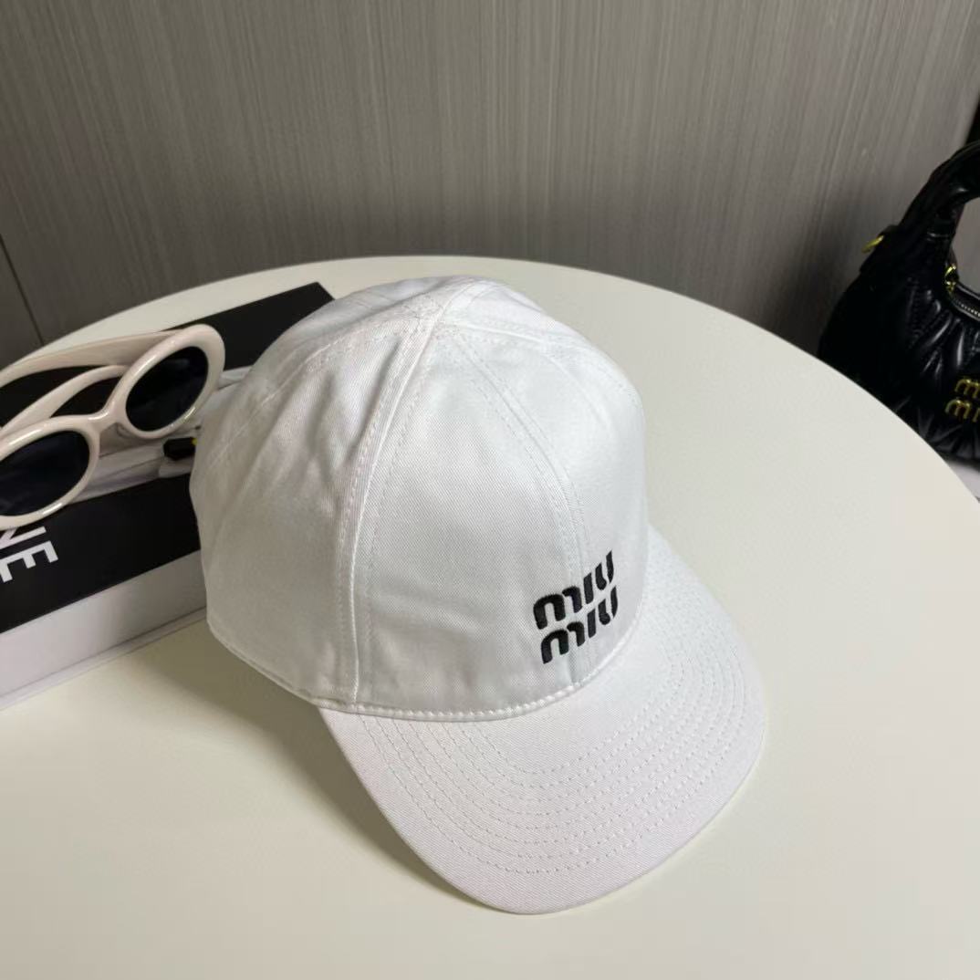 M1UM1U 刺繍入り文字入りベースボールキャップ【50％割引+送料無料】