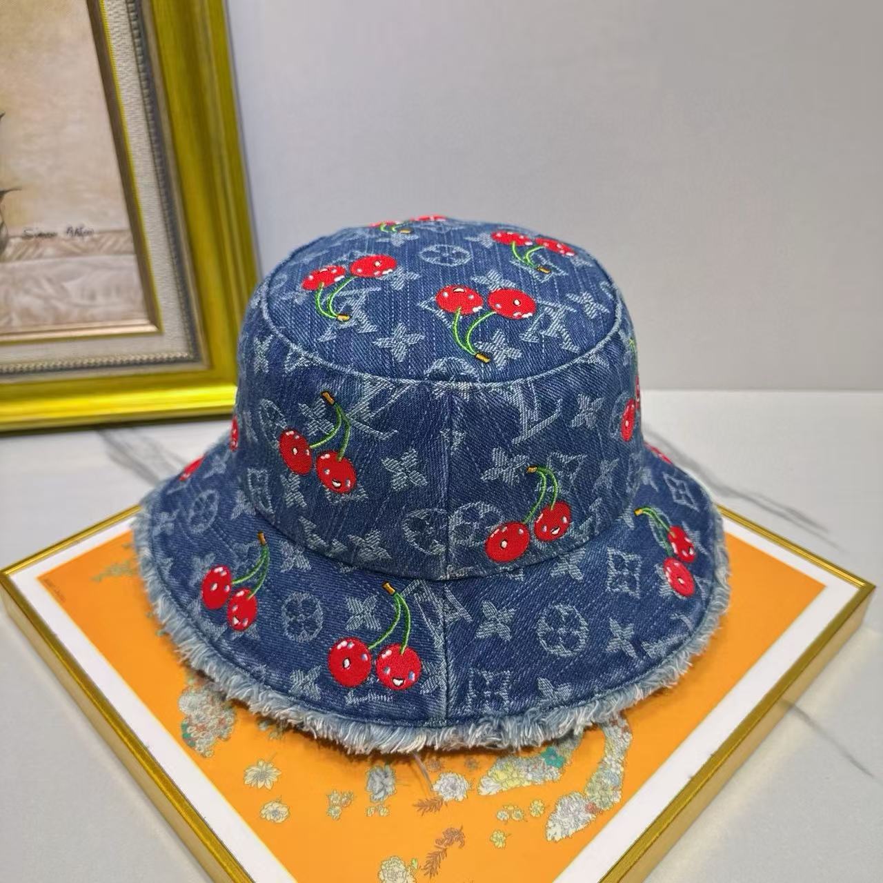 LVチェリーデニムバケットハット【50％割引+送料無料】