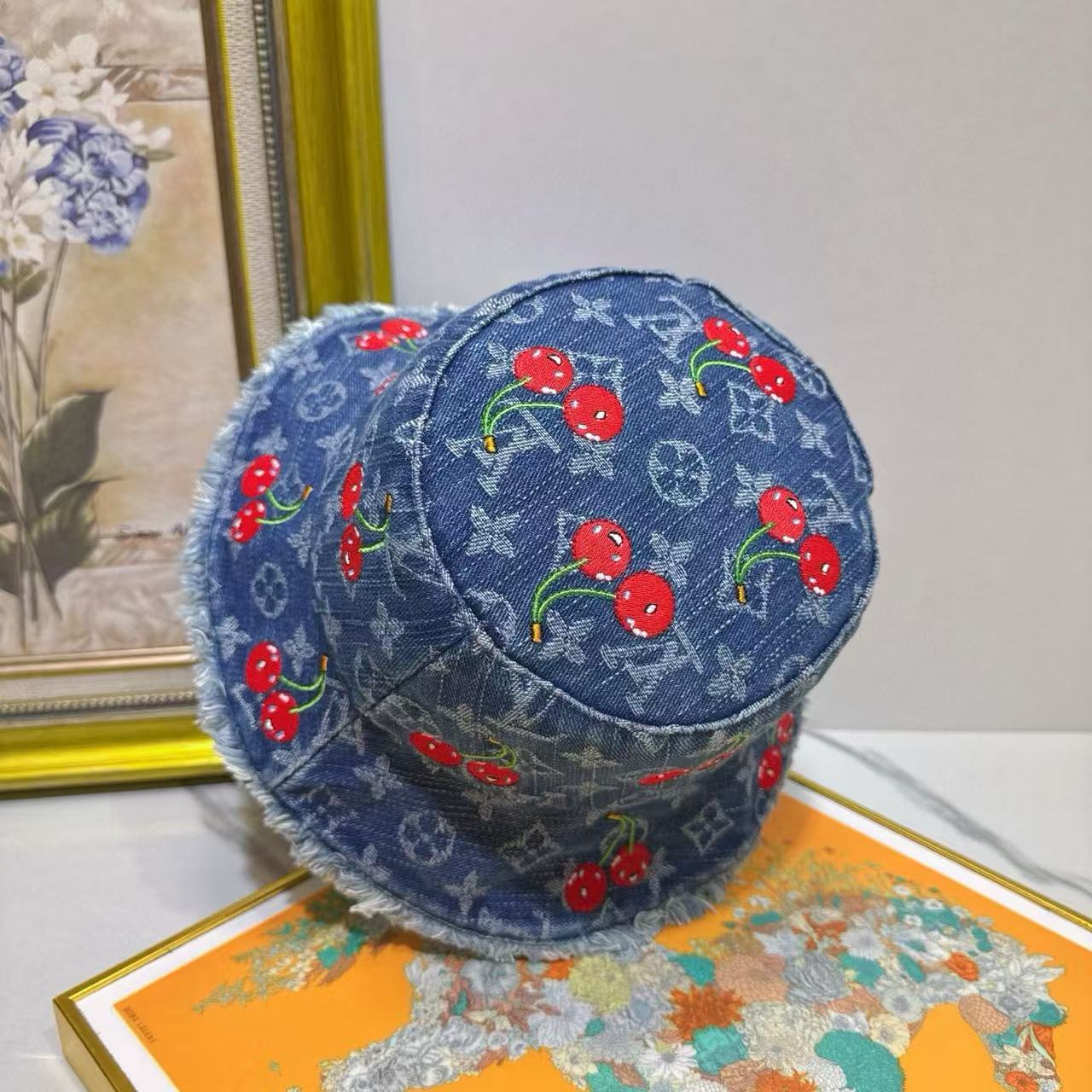LVチェリーデニムバケットハット【50％割引+送料無料】
