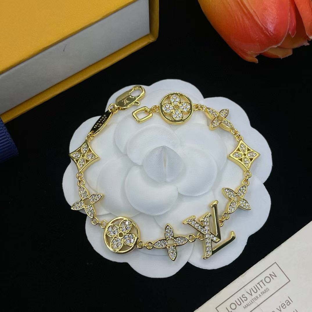 LVダイヤモンド四つ葉のクローバーブレスレット【50％割引+送料無料】