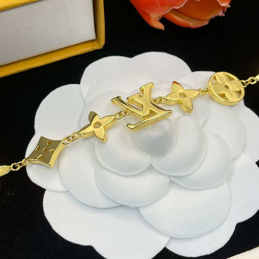 LVダイヤモンド四つ葉のクローバーブレスレット【50％割引+送料無料】