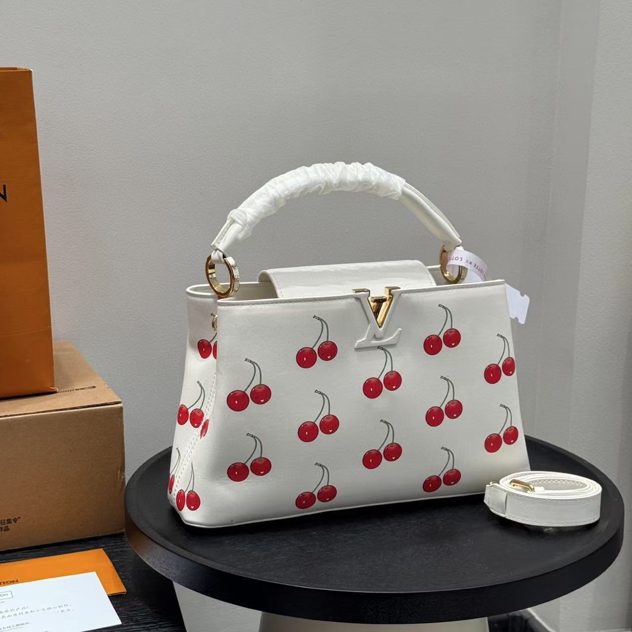 LVチェリーハンドバッグ【50％割引+送料無料】