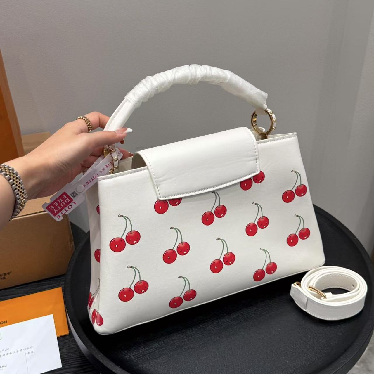 LVチェリーハンドバッグ【50％割引+送料無料】