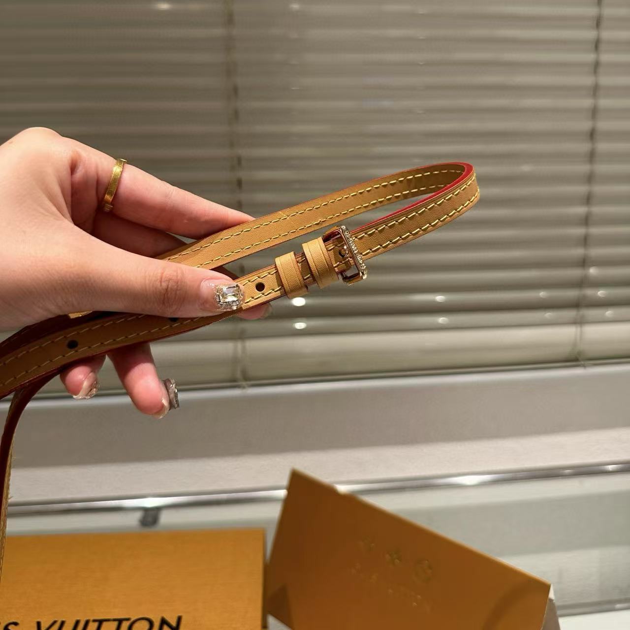 LV 携帯電話バッグ【50％割引+送料無料】