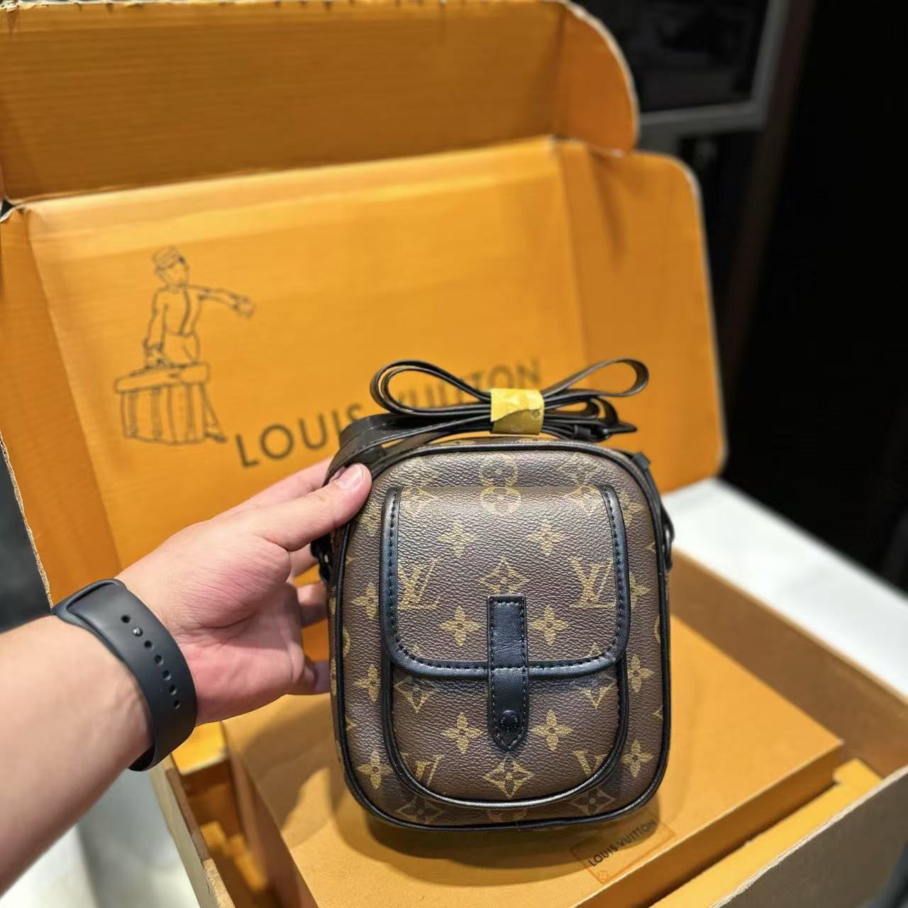 LV クロスボディカメラバッグ【50％割引+送料無料】