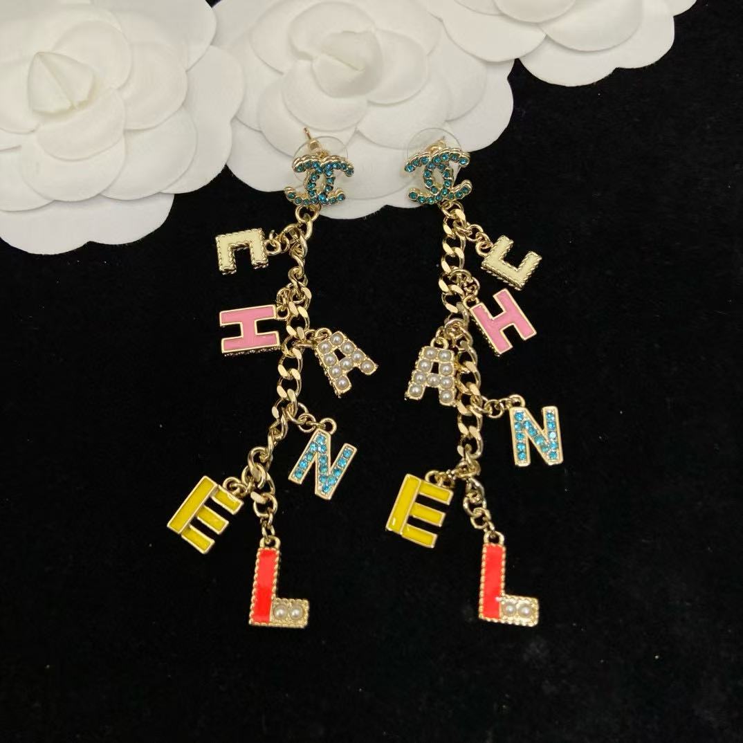 CHANE1 カラフルエナメルレタータッセルイヤリング【50％割引+送料無料】