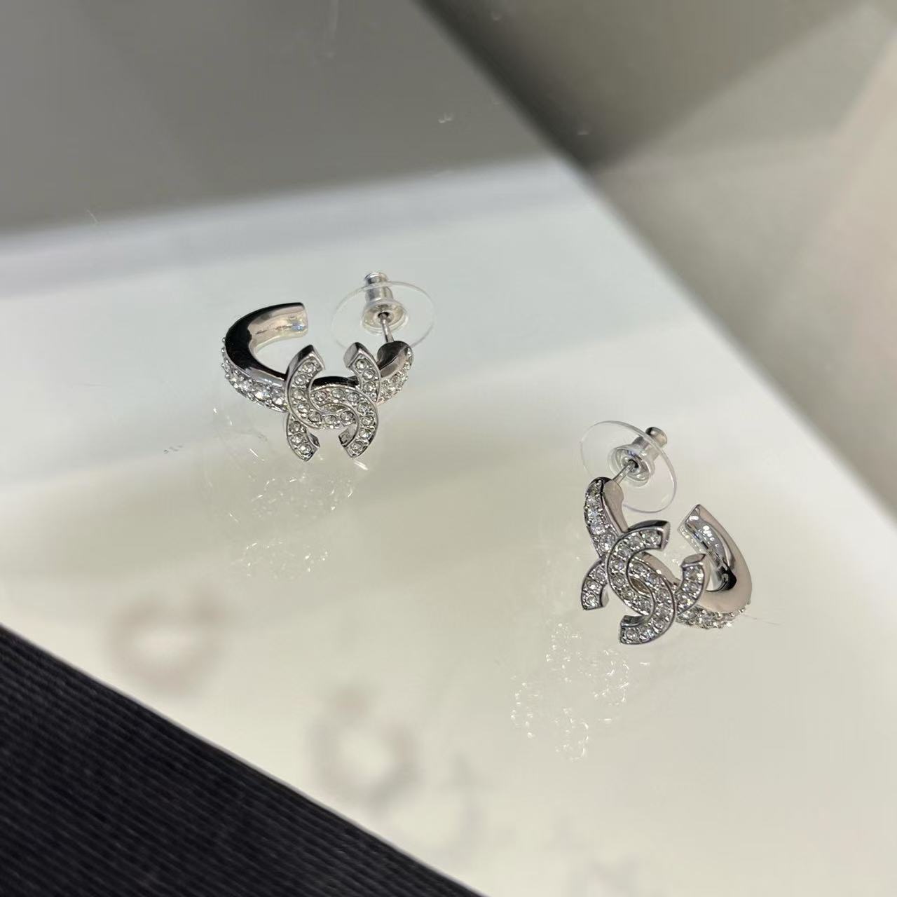 CHANE1 ダブルC ダイヤモンドイヤリング【50％割引+送料無料】