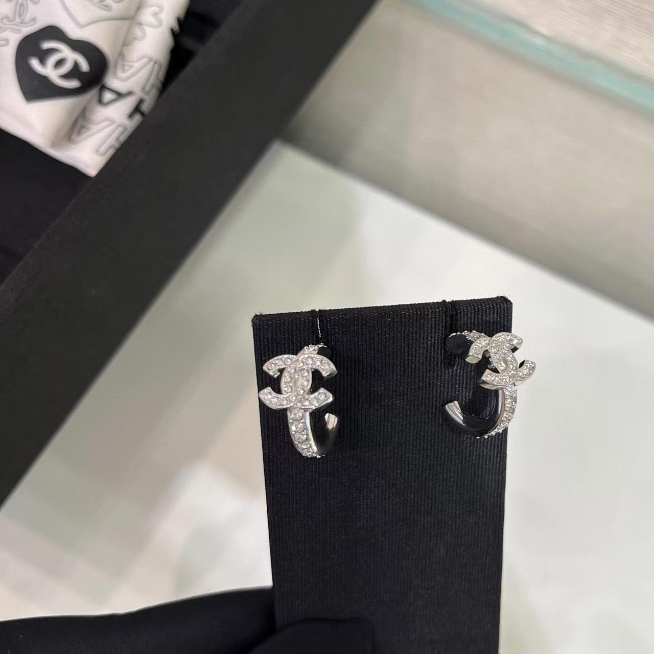 CHANE1 ダブルC ダイヤモンドイヤリング【50％割引+送料無料】
