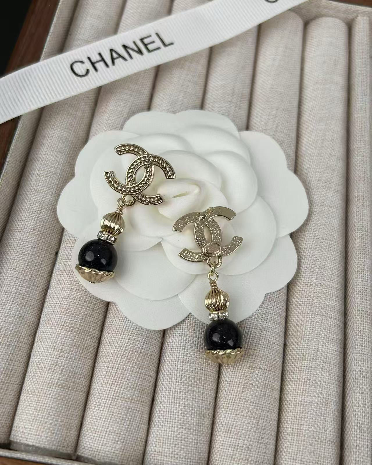 CHANE1 ダブルC ブラックパールイヤリング【50％割引+送料無料】