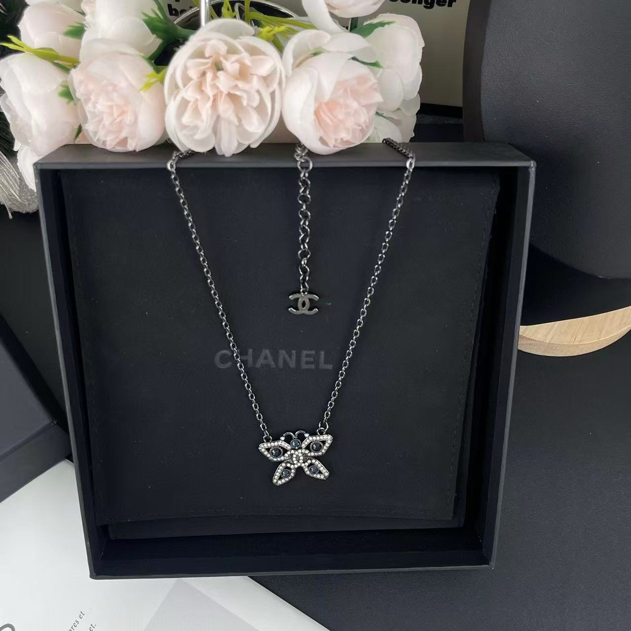 CHANE1 ダブルC バタフライ ダイヤモンド ネックレス【50％割引+送料無料】