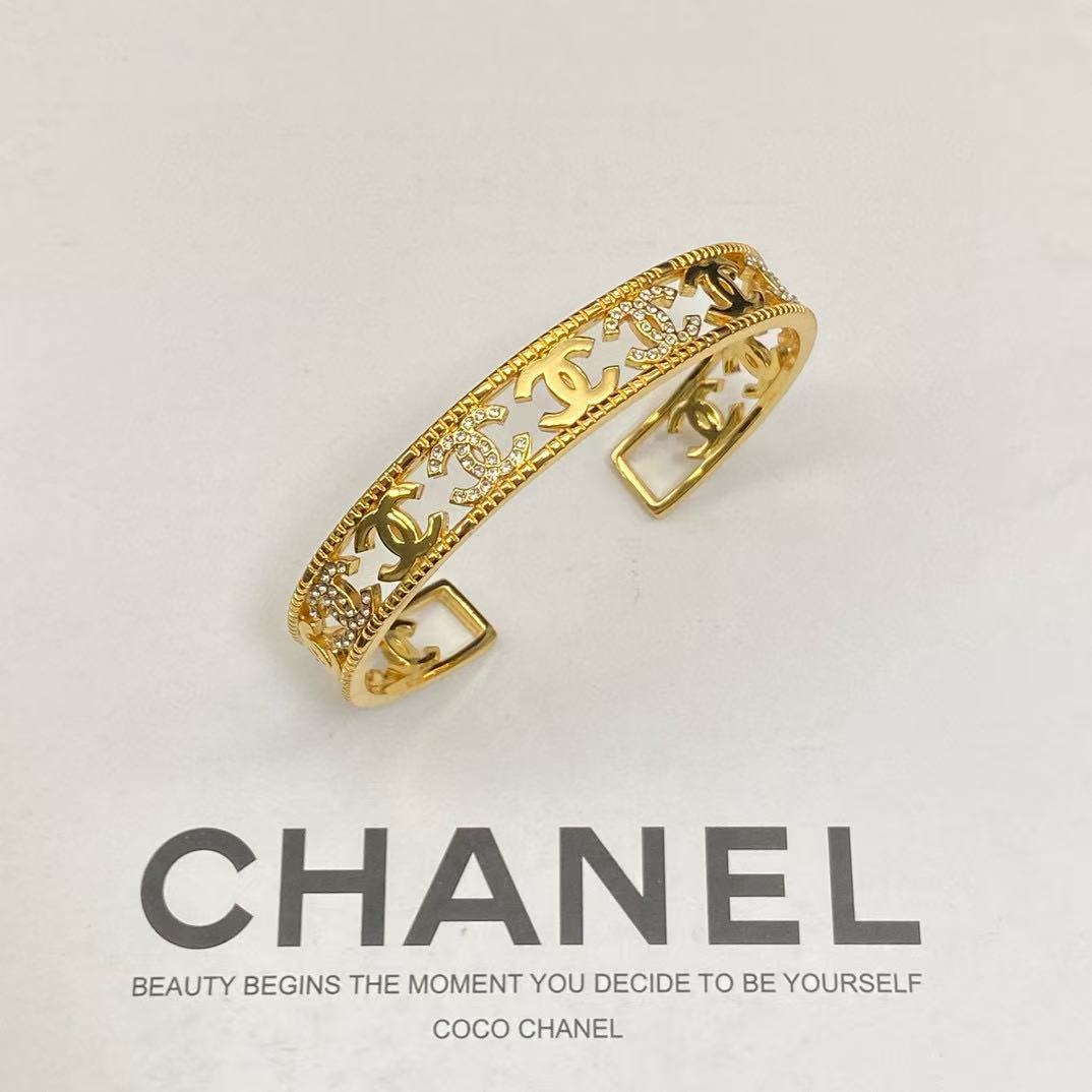 CHANE1 ダブルC ホローレター ブレスレット【50％割引+送料無料】