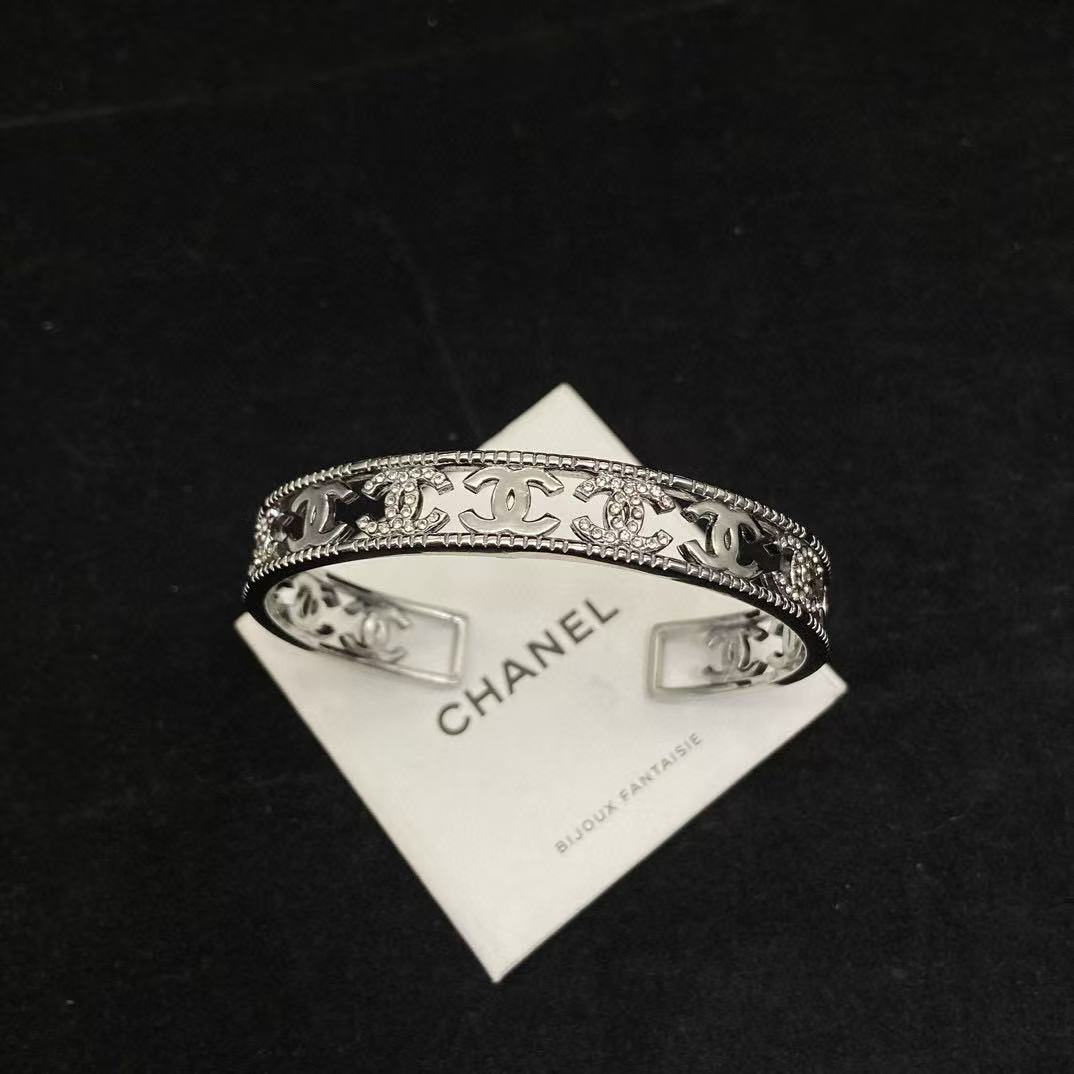 CHANE1 ダブルC ホローレター ブレスレット【50％割引+送料無料】