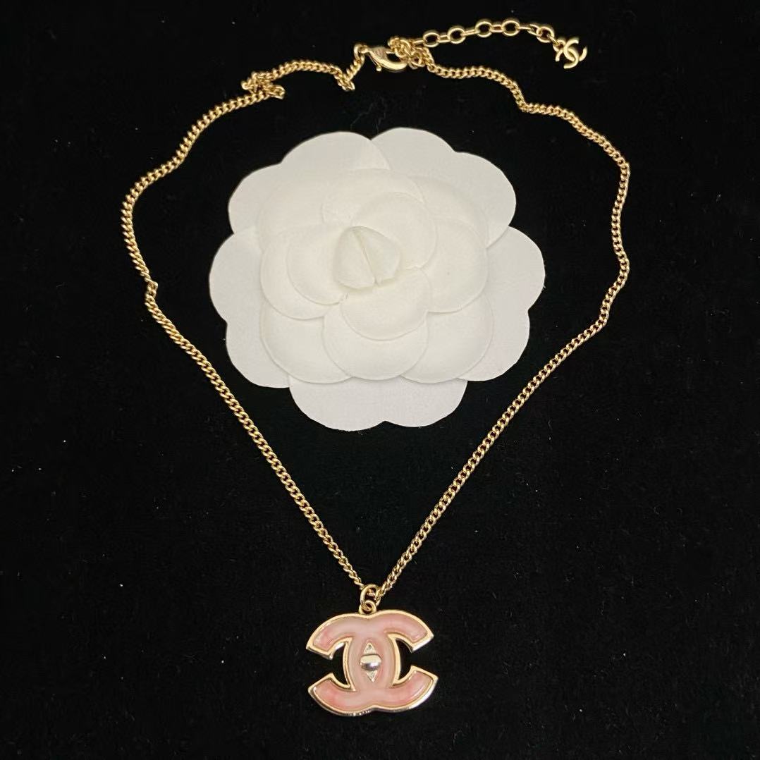 CHANE1 ピンク ダブルC イヤリング + ネックレス 2点セット【50％割引+送料無料】