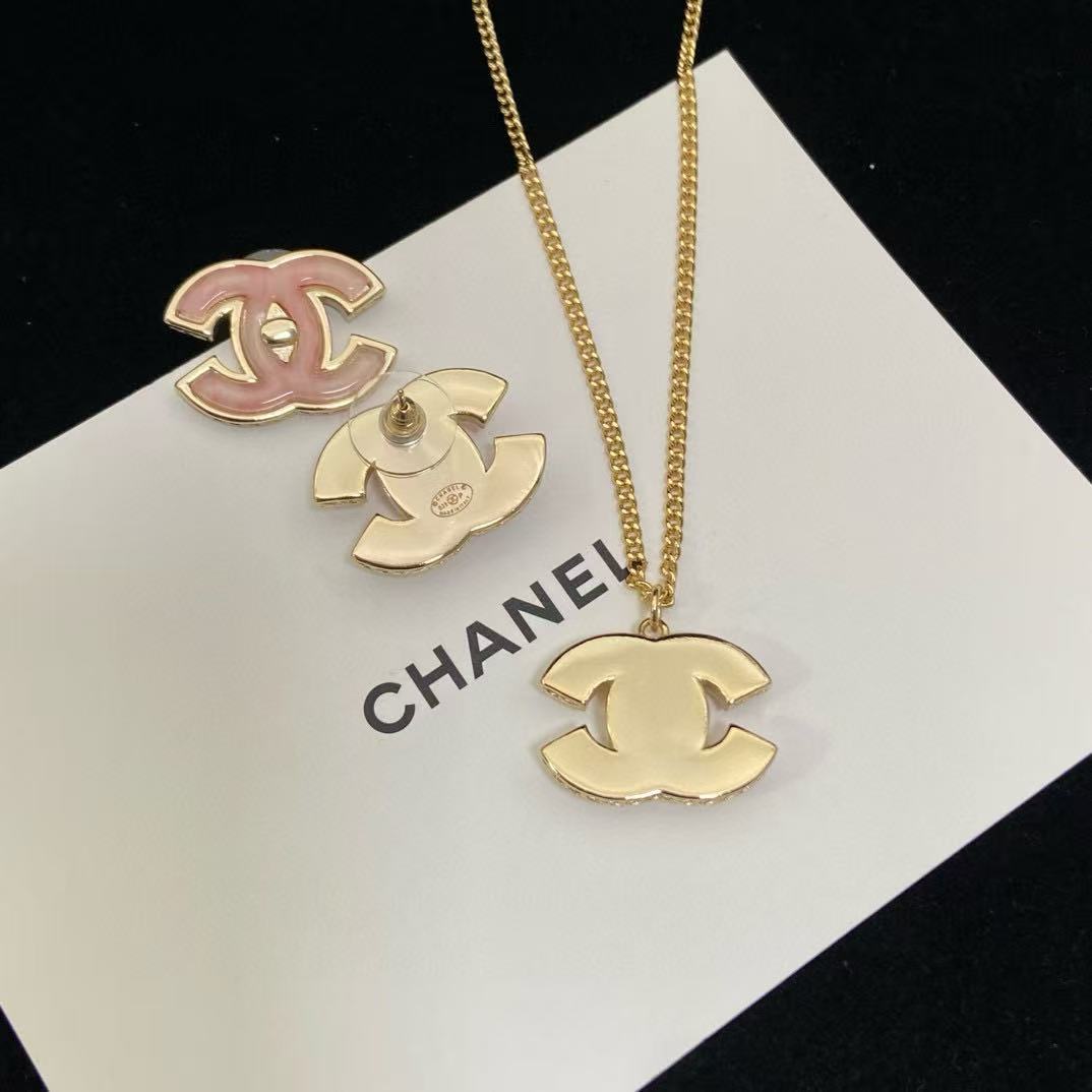 CHANE1 ピンク ダブルC イヤリング + ネックレス 2点セット【50％割引+送料無料】