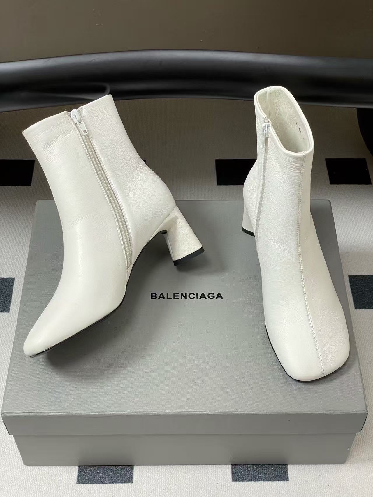 BALENC1AGの高品質スクエアトゥアンクルブーツ【50％割引+送料無料】