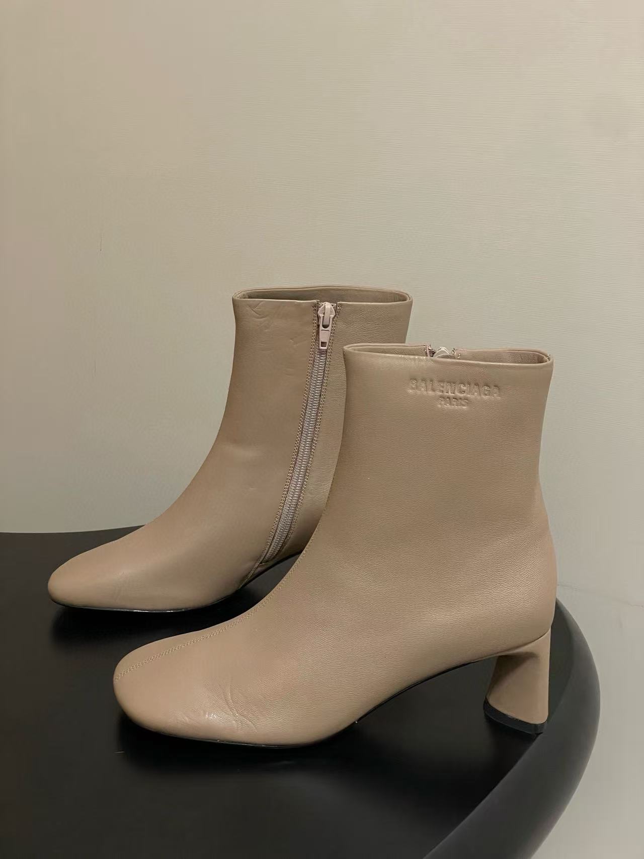 BALENC1AGの高品質スクエアトゥアンクルブーツ【50％割引+送料無料】