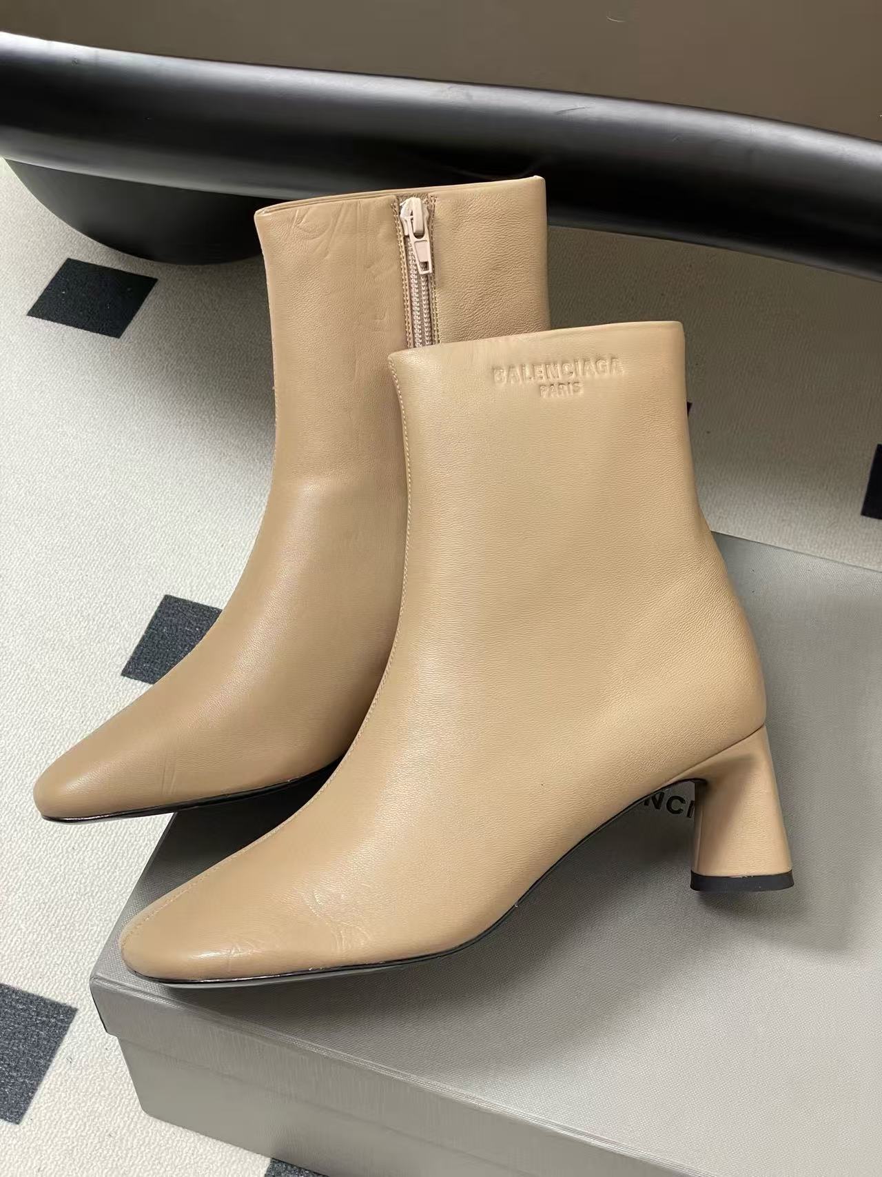 BALENC1AGの高品質スクエアトゥアンクルブーツ【50％割引+送料無料】
